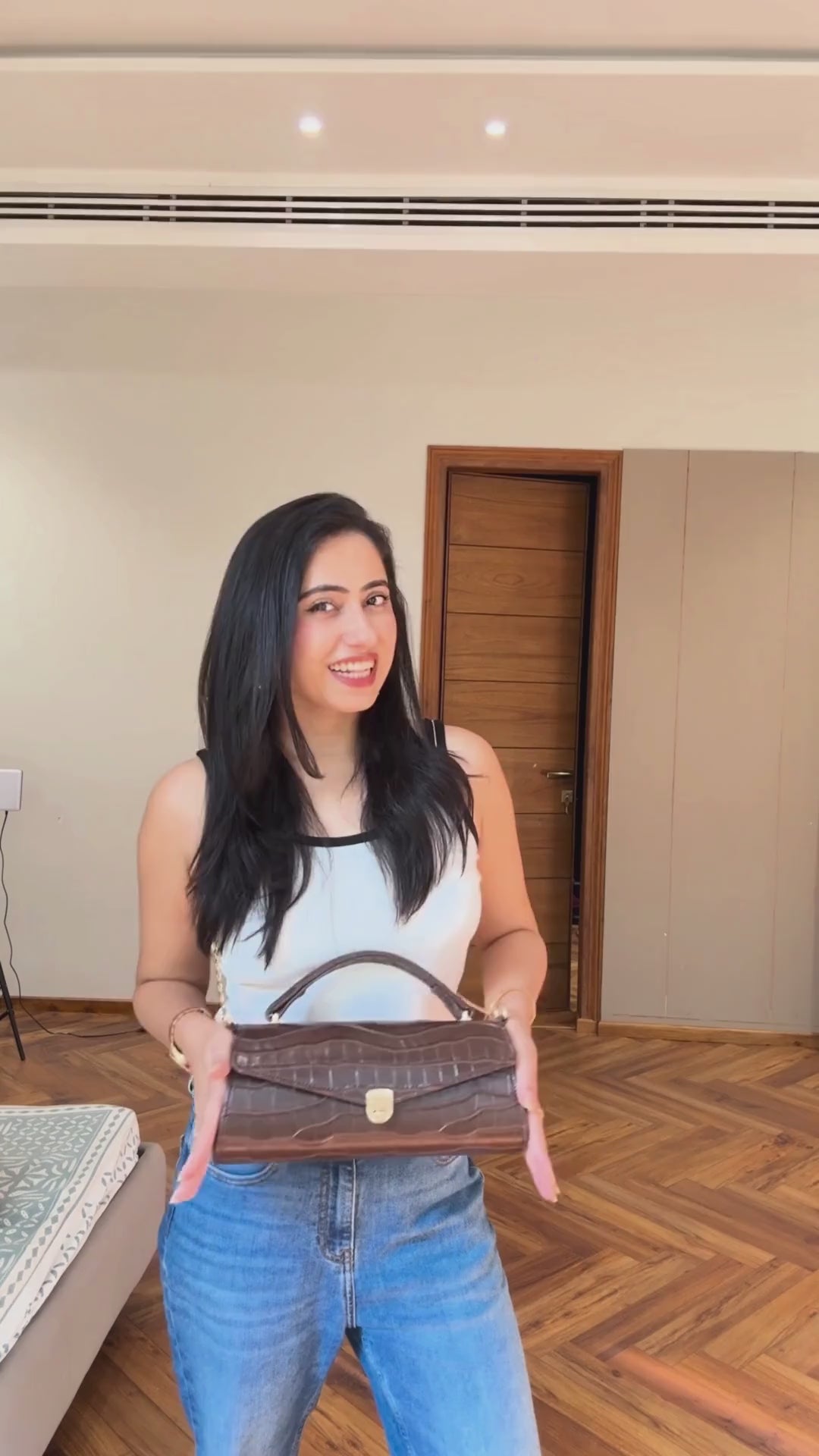 Clássique Croc-Embossed East-West Clutch - Chocolate Brown
